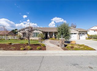 15905 Mandalay Rd, Santa Clarita, CA 91387