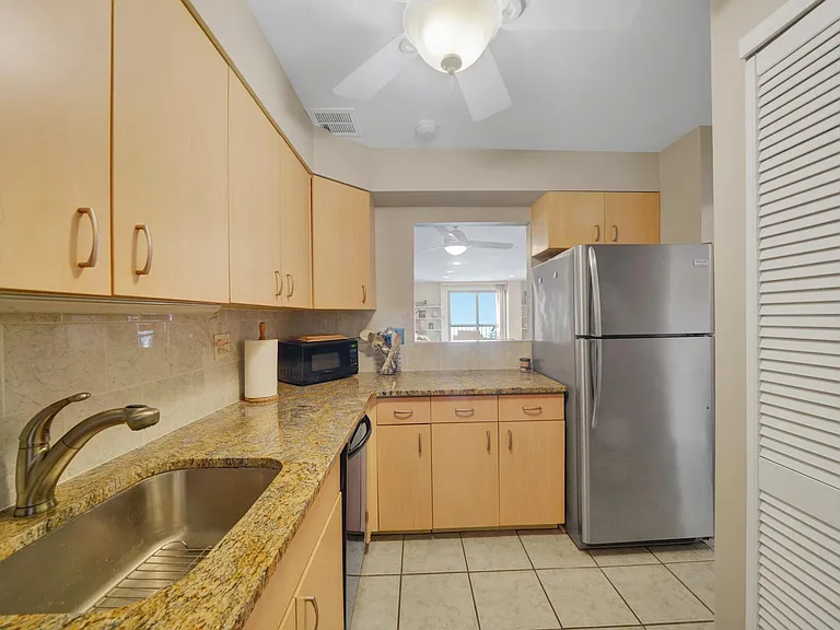 360 Shore Rd #3D — Photo 10