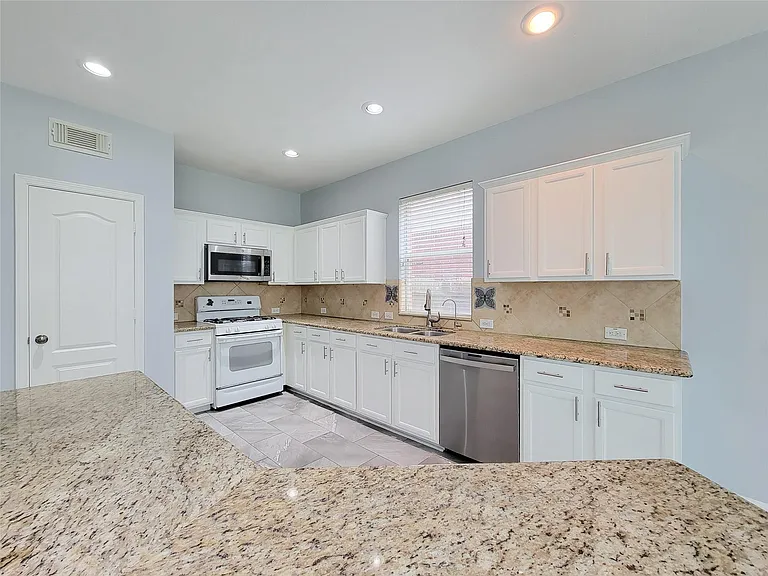 7506 Boxwood Ridge Ln — Photo 19