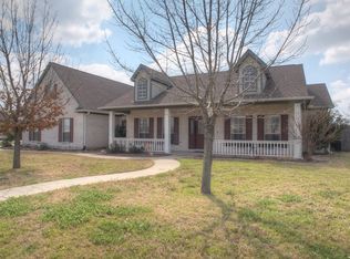 102 Guadalupe, Hutto, TX 78634