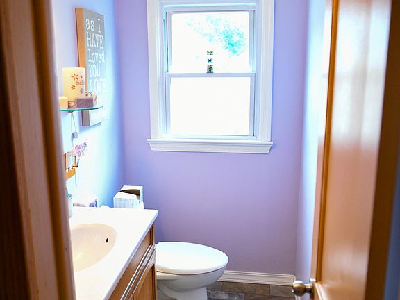 5th image of 730 E 2nd St