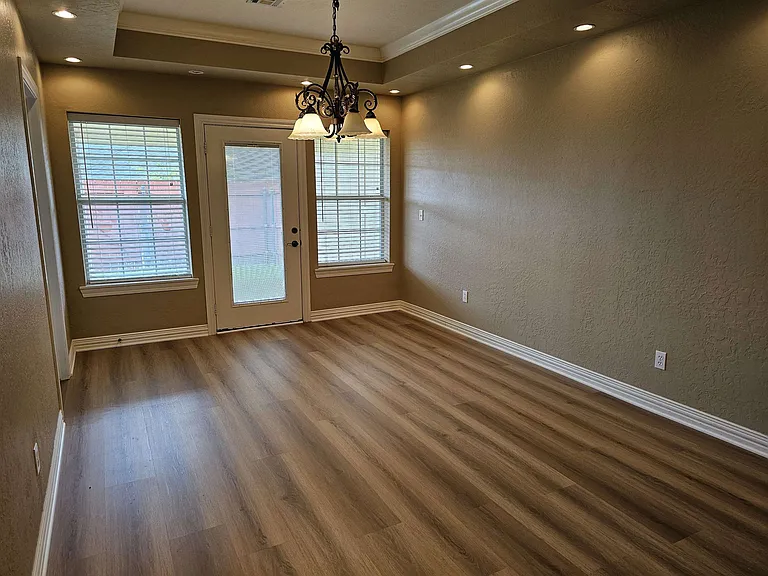 3208 Paloma Dr — Photo 6