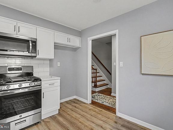 5th image of 974 E Maple St