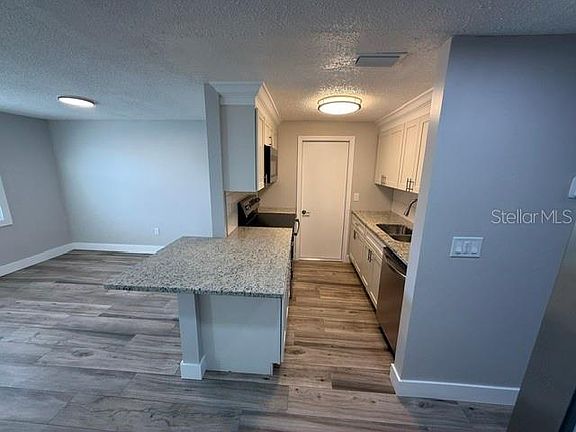 5th image of 4933 Elkner St