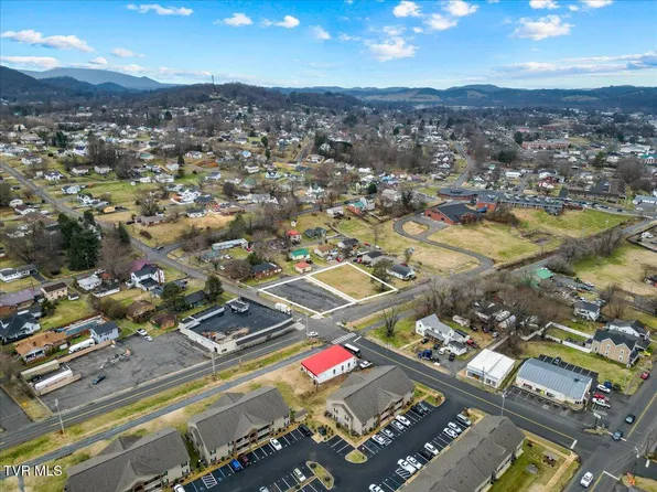 S Pine St, Elizabethton, TN 37643