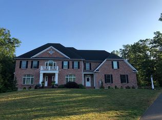 94 Lofgren Rd, Avon, CT 06001