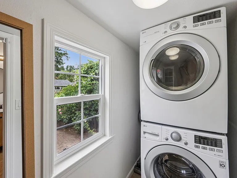 121 Laurel Ave — Photo 22