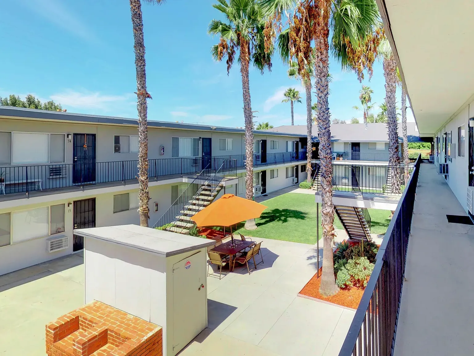 1 bed, 550 sqft, $2,009 — Photo 3