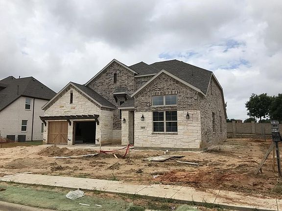 3rd image of 1813 Edgewood Dr