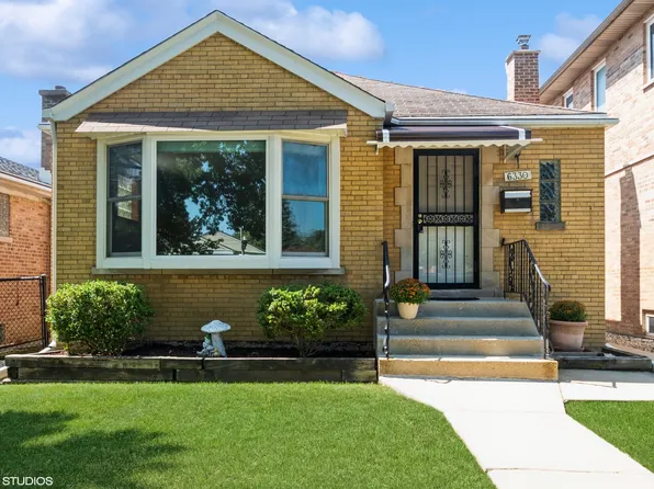 6330 N Tripp Ave, Chicago, IL 60646