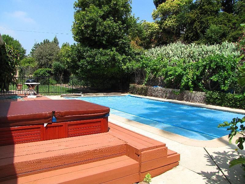 2nd image of 1305 El Paraiso Dr