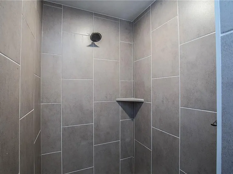 2609 Foxglove Ln — Photo 7