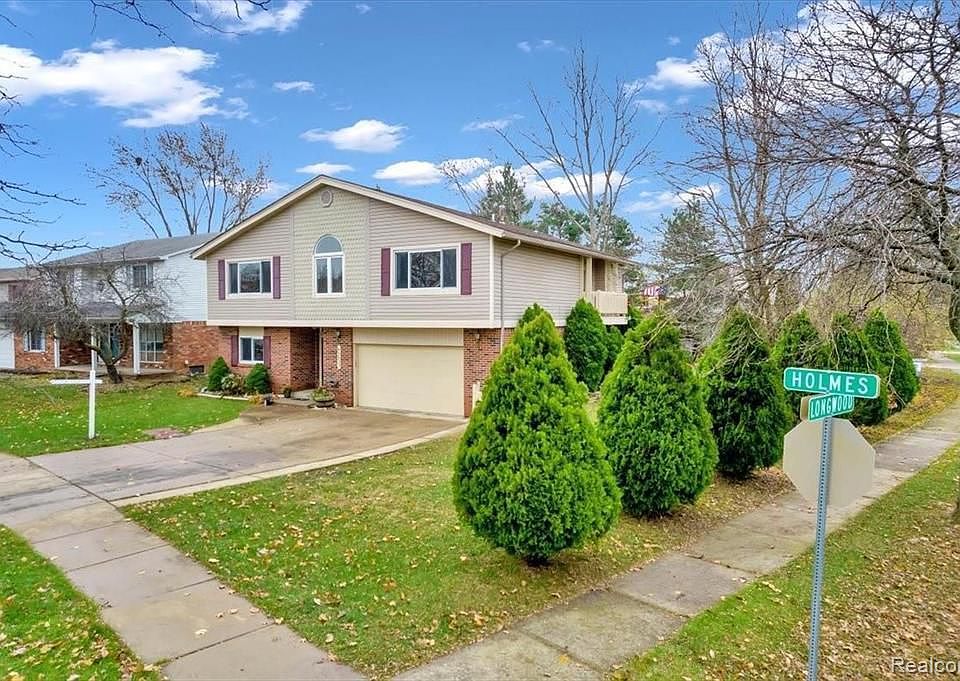 1st image of 45633 Holmes Dr