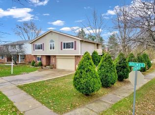 45633 Holmes Dr, Canton, MI 48187
