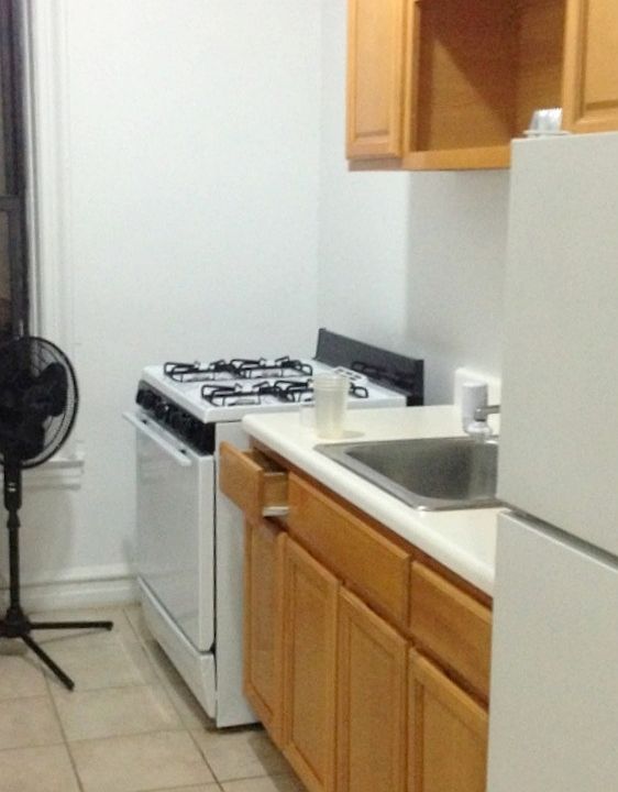 2nd image of 11833 Metropolitan Ave #D