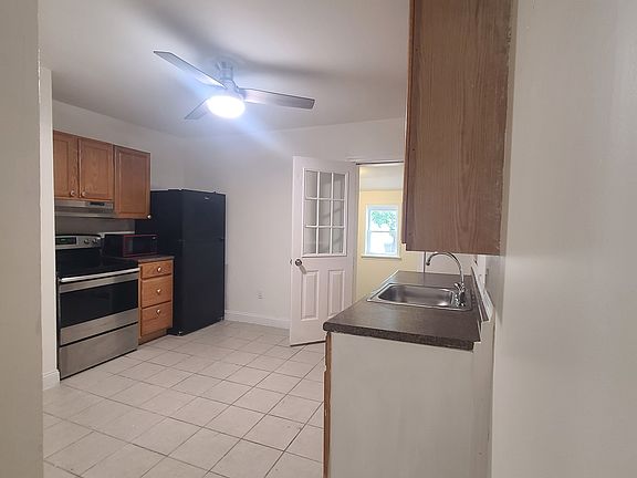 5th image of 532 Walnut St #1