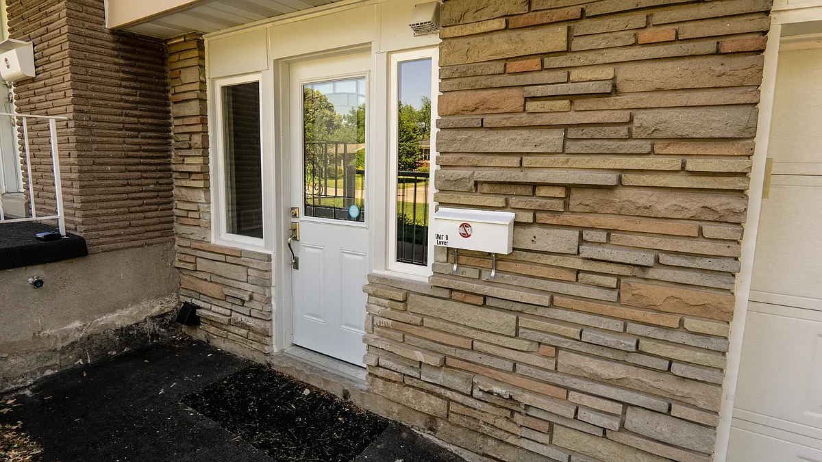 Building Photo - 16 Armour Dr