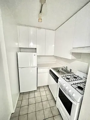 Rented by Addison Property Group | media 14