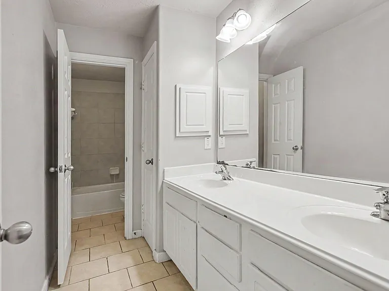 19534 Country Canyon Dr — Photo 15