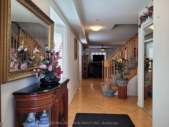 3rd image of 6 Echo Glen Rd