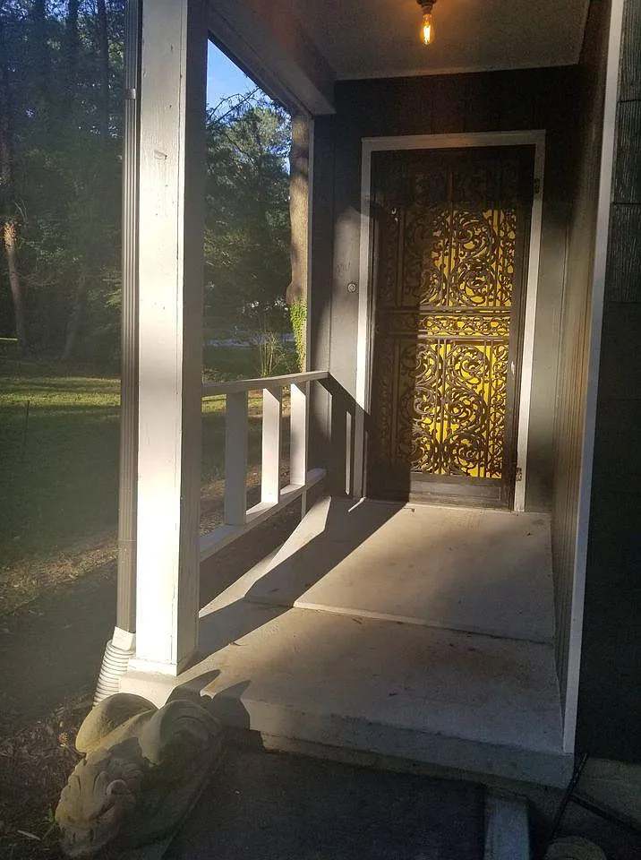 2 bed, 932 sqft, $2,000 — Photo 2
