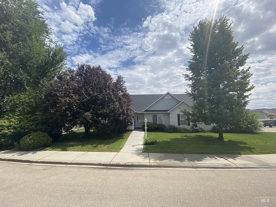 1st image of 912 Gem Stone Way
