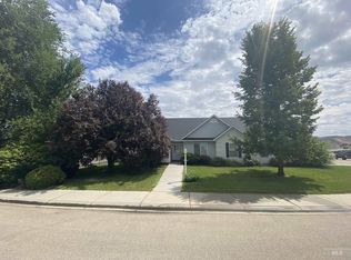 912 Gem Stone Way, Emmett, ID 83617