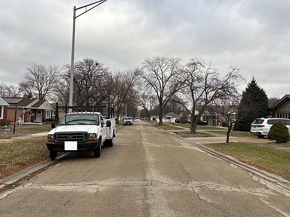 4th image of 5140 W 90th St