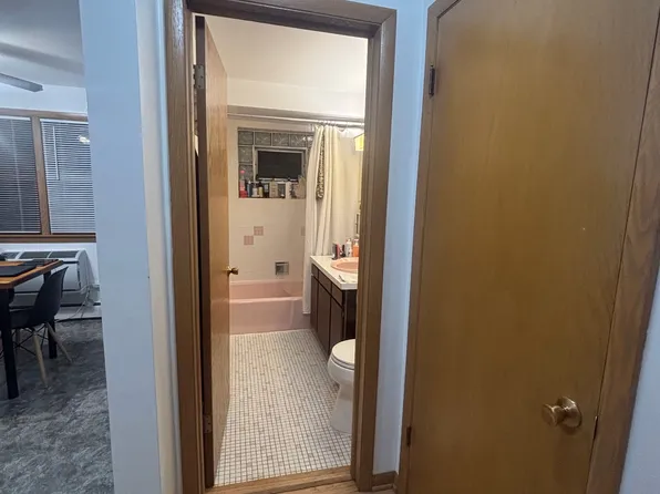 5542 W Higgins Ave #3, Chicago, IL 60630