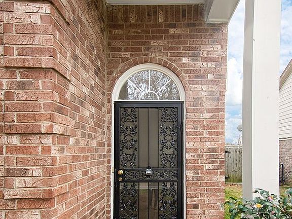2nd image of 7097 Queens Crown Ct