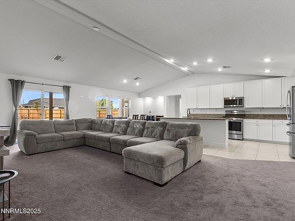 4th image of 200 Great Vine Ct