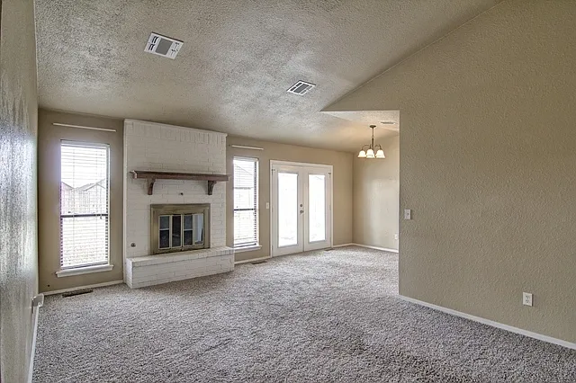 928 SW 11th St — Photo 2