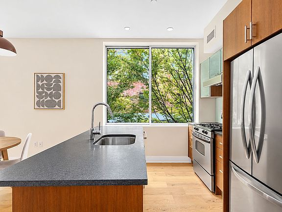 3rd image of 24 Dunham Pl APT 2A