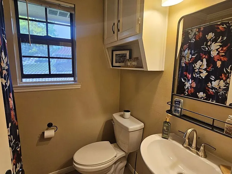 700 Racquet Ct — Photo 10