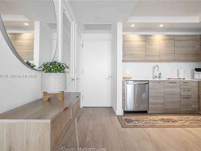 121 NE 34th St #2111 — Photo 35