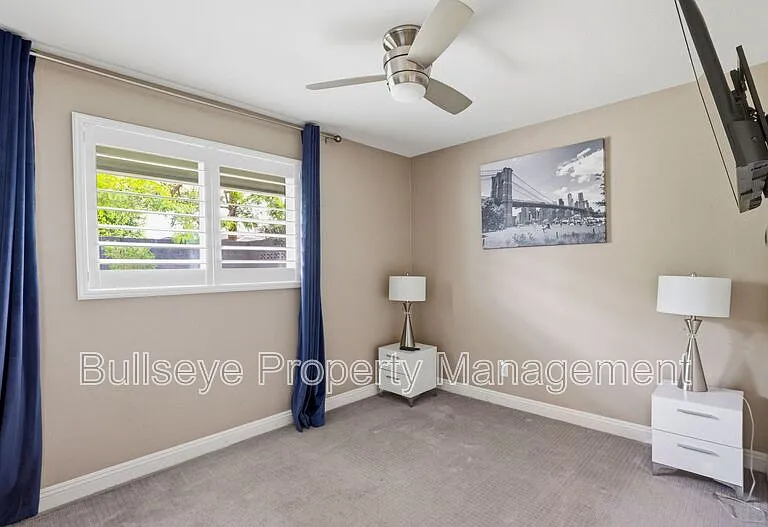 4607 N 82nd St — Photo 25