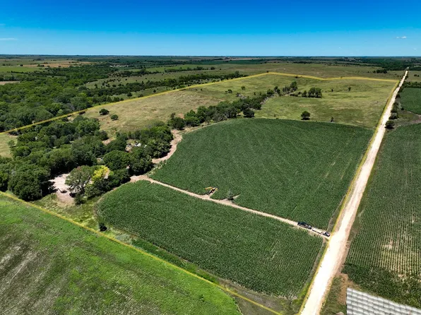 2453 180th Rd, Mankato, KS 66956