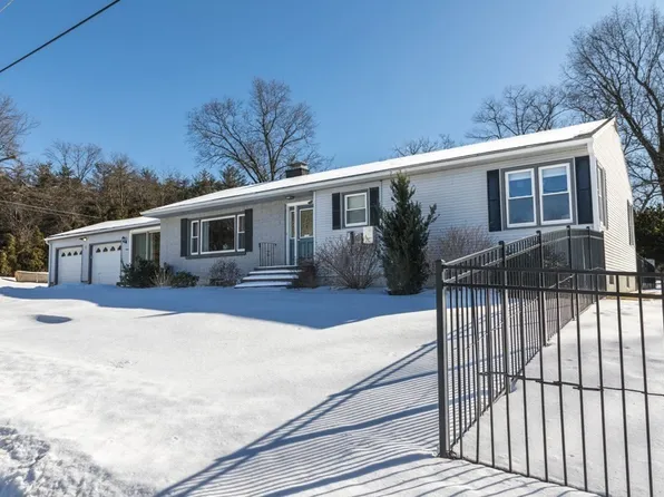 7 Fitchview Ave, Lunenburg, MA 01462
