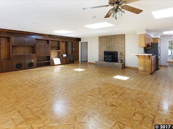 3rd image of 108 Fairfield Pl