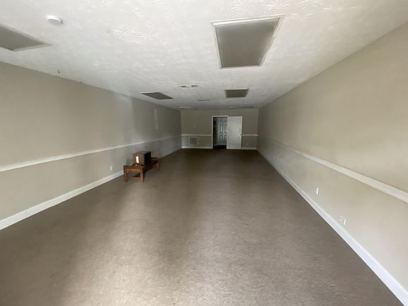 3rd image of 132 N Oakley Dr #4