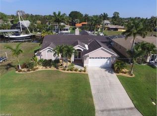 2203 SE 10th Ln, Cape Coral, FL 33990