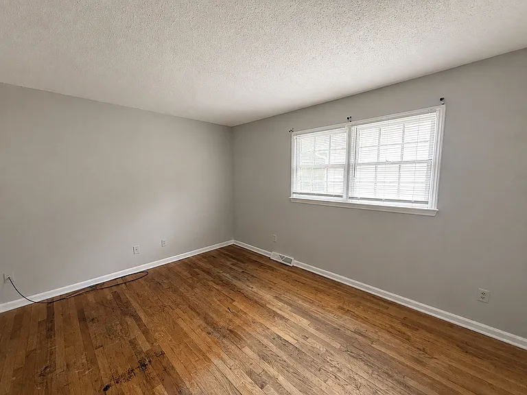 209 E McAden St #G — Photo 11