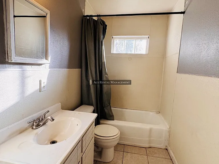 4478 Dallas Ave — Photo 11