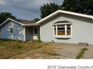 918 1/2 N Center St, Tuscola, IL 61953