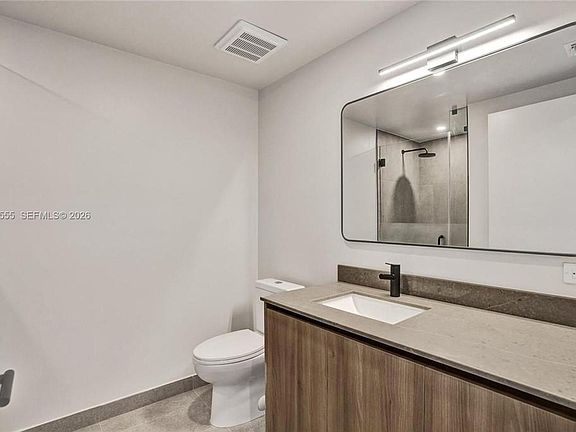 4th image of 121 NE 5th St #801B