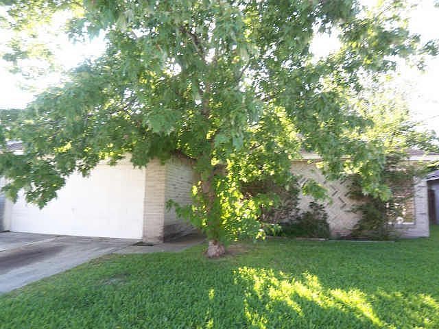 1st image of 11615 Welshpool Glen Dr