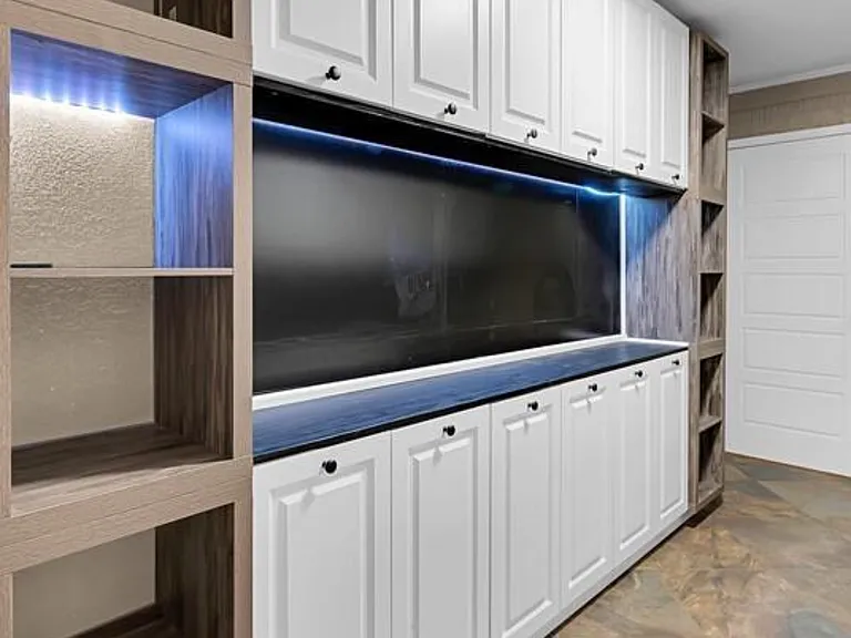 Laundry room with lots of storage