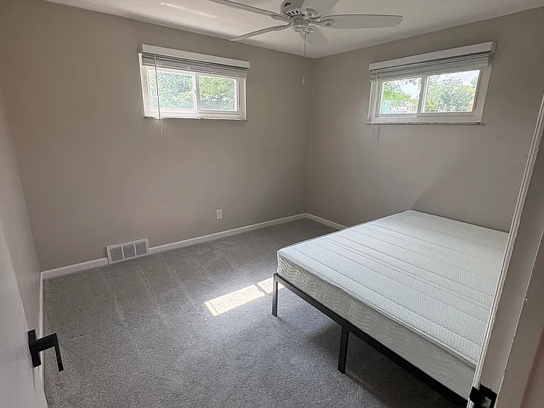 1624 Sillview Dr — Photo 9