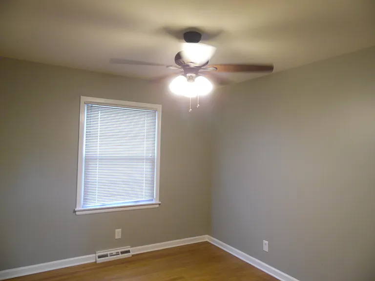 352 Harvard Dr — Photo 5