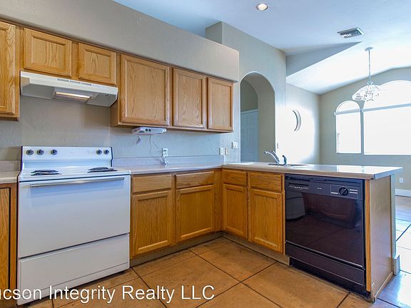 5th image of 909 E Drachman St #1